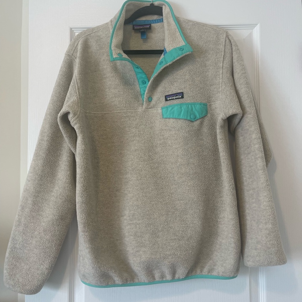 Patagonia women’s Grey and Teal Pullover Sweater